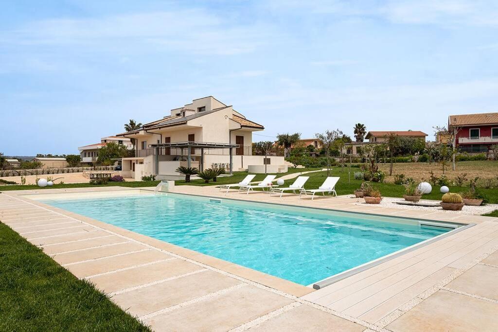 Villa Paradiso With Private Pool, Bbq Area, Huge Garden And Free Parking Modica Luaran gambar